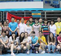 2012年6月羽毛球比赛团体合影